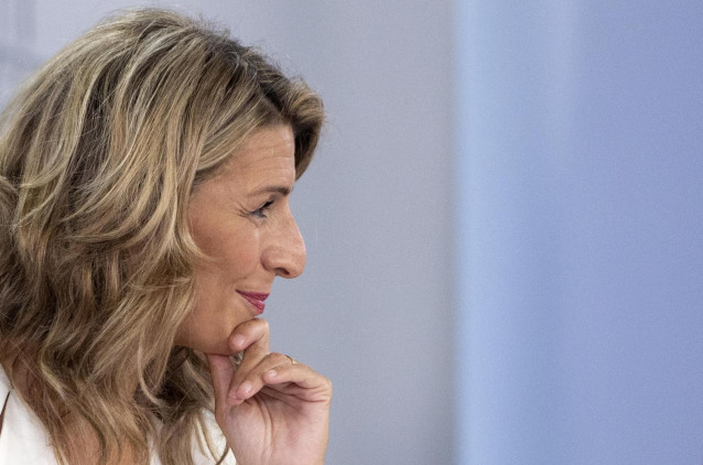 La vicepresidenta segunda y ministra de Trabajo y Economía Social, Yolanda Díaz, comparece en rueda de prensa posterior al Consejo de Ministros celebrado en Moncloa, a 28 de septiembre de 2021, en Madrid, (España).