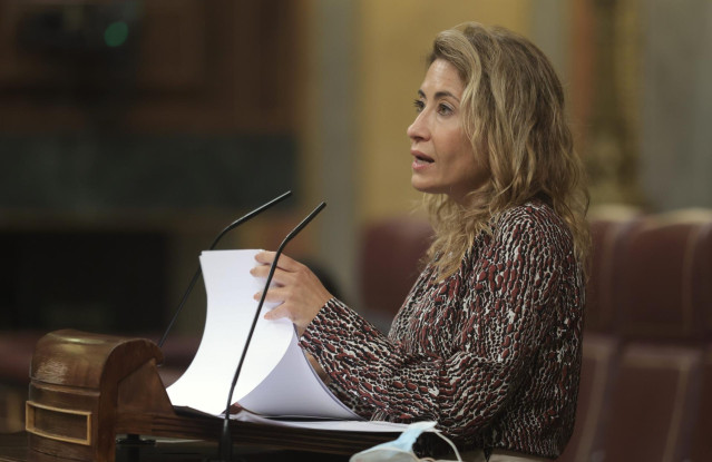 La ministra de Transportes, Movilidad y Agenda Urbana, Raquel Sánchez, interviene en una sesión plenaria tras una sesión de control en el Congreso de los Diputados, a 15 de septiembre de 2021, en Madrid, (España). Durante esta sesión, la primera del nuevo