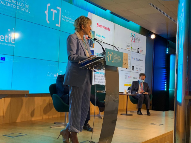 La secretaria de Estado de Digitalización e Inteligencia Artificial, Carme Artigas, durante la inauguración del IV Foro de la Alianza por el Desarrollo del Talento Digital organizado este jueves 30 de septiembre por Ametic