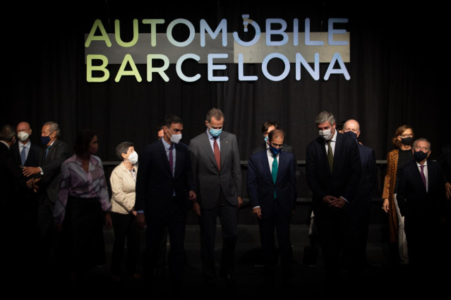 José Vicente de los Mozos junto al resto de personalidades en la inauguración del Automobile