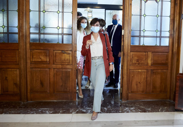 La ministra de Política Territorial y portavoz del Gobierno, Isabel Rodríguez, a la entrada del Palacio de la Magdalena para participar en  el Global Youth Leadership Forum en Santander