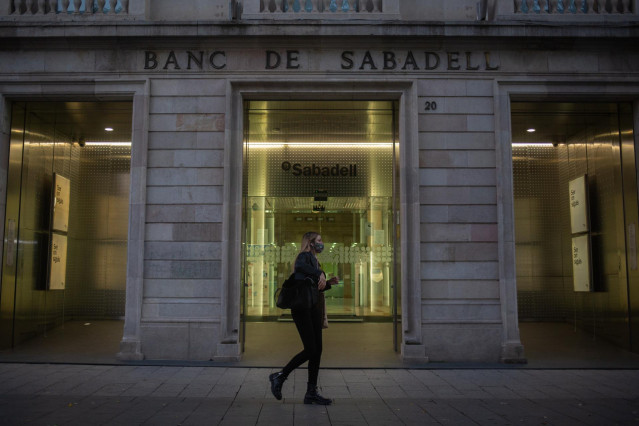 Archivo - Sede histórica del Banc Sabadell en Sabadell, Barcelona, Catalunya (España), a 17 de noviembre de 2020.