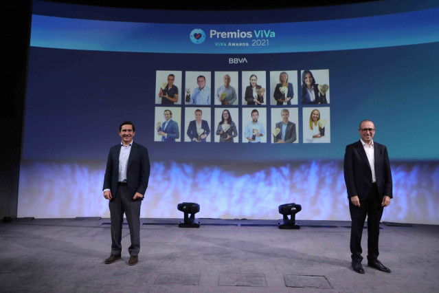 El presidente de BBVA, Carlos Torres, y el consejero delegado de la entidad, Onur Genç, en el evento global del BBVA Values Day de 2021