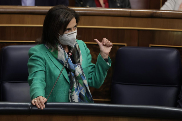 La ministra de Defensa, Margarita Robles, interviene en una sesión de control al Gobierno en el Congreso de los Diputados, a 13 de octubre de 2021, en Madrid, (España).