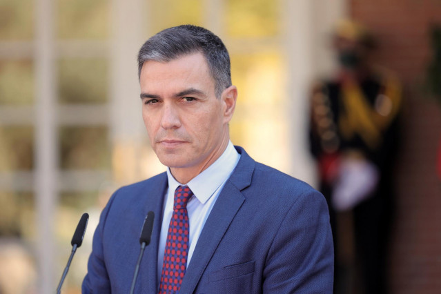 El presidente del Gobierno, Pedro Sánchez, en una rueda de prensa tras una reunión con el secretario general de la OTAN, en el Palacio de la Moncloa, a 8 de octubre de 2021, en Madrid, (España)