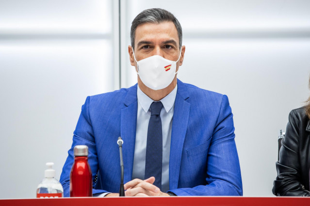 El secretario general del PSOE y presidente del Gobierno, Pedro Sánchez, preside la primera reunión de la Comisión de la Ejecutiva Federal del Partido Socialista elegida en el 40 Congreso, en Ferraz, a 18 de octubre de 2021, en Madrid, (España).