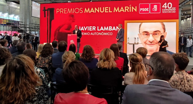 Javier Lambán condecorado en los premios Manuel Marín del PSOE.
