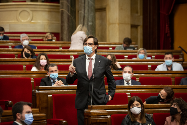 El líder del PSC, Salvador Illa, interviene en la segunda sesión del Pleno en el Parlament de Cataluña, en Barcelona, Cataluña (España).