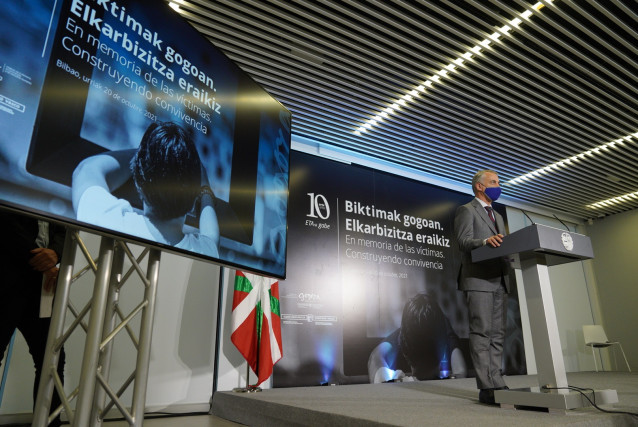 El Lehendakari, Iñigo Urkullu, durante el acto de homenaje a las víctimas con motivo de los 10 años del fin de ETA