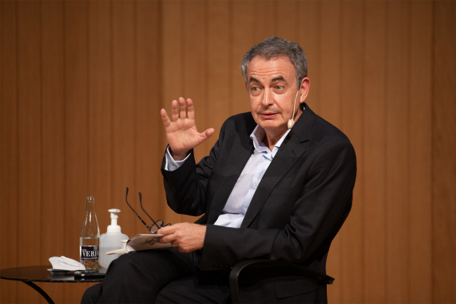 El expresidente del Gobierno José Luis Rodríguez Zapatero, durante la presentación de su libro ‘No voy a traicionar a Borges, en el Ateneu Barcelonès, a 7 de octubre de 2021, en Barcelona, Catalunya (España).