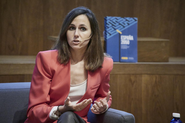 La ministra de Derechos Sociales y Agenda 2030, Ione Belarra, participa en una mesa redonda de  'Diálogos sobre el futuro: la Desigualdad y la Pobreza' en el Palacio del Condestable de Pamplona, a 21 de octubre de 2021, en Pamplona, Navarra, (España).