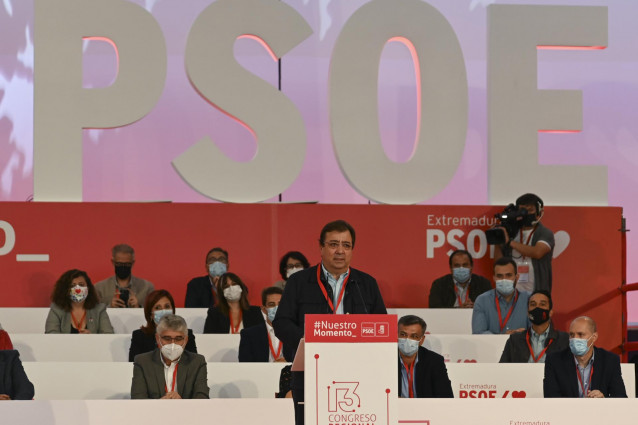 El secretario general del PSOE de Extremadura, Guillermo Fernández Vara, en la clausura del 13 Congreso Regional.