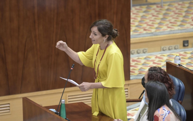 La portavoz de Más Madrid, Mónica García, en una sesión de control al Gobierno regional en la Asamblea de Madrid. Archivo.