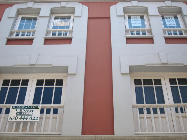 Archivo - Viviendas en venta, en una imagen de archivo.