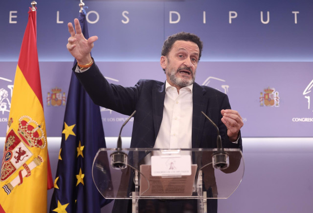 El vicesecretario general de Ciudadanos (Cs) y portavoz adjunto de la formación naranja en el Congreso de los Diputados, Edmundo Bal, responde a los medios en una rueda de prensa