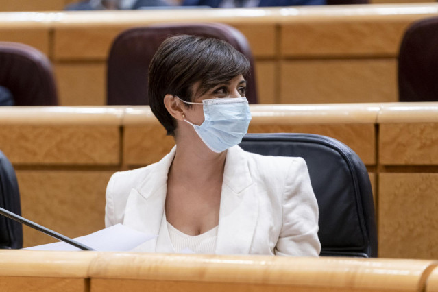 La ministra de Política Territorial y portavoz del Gobierno, Isabel Rodríguez, en una sesión de control al Gobierno en el Senado, a 5 de octubre de 2021, en Madrid, (España). El Senado celebra este martes una nueva sesión de control al Gobierno, donde los