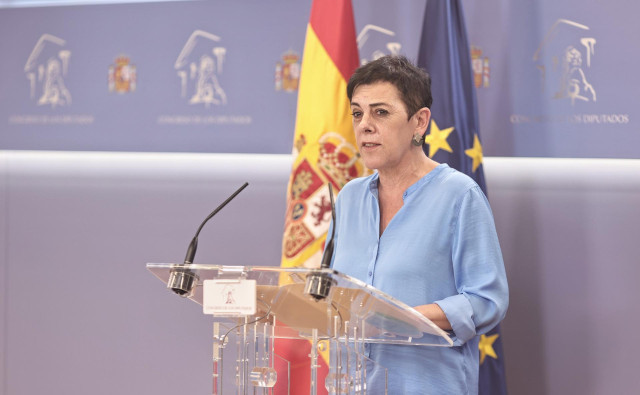 Archivo - La portavoz de EH Bildu en el Congreso, Mertxe Aizpurua, interviene en una rueda de prensa