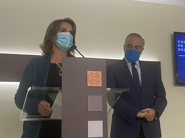 La  ministra Teresa Ribera y el presidente de las Cortes de Aragón, Javier Sada