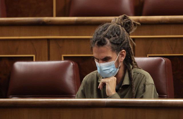 El ex secretario de Organización y ex diputado de Unidas Podemos Alberto Rodríguez en una sesión plenaria en el Congreso de los Diputados.
