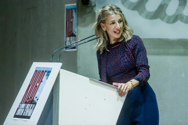 La vicepresidenta segunda y ministra de Trabajo y Economía Social, Yolanda Díaz, durante la clausura de la 2ª Asamblea General de RUGE-Revolución Ugetista, en la sede de UGT, a 4 de noviembre de 2021, en Madrid (España).