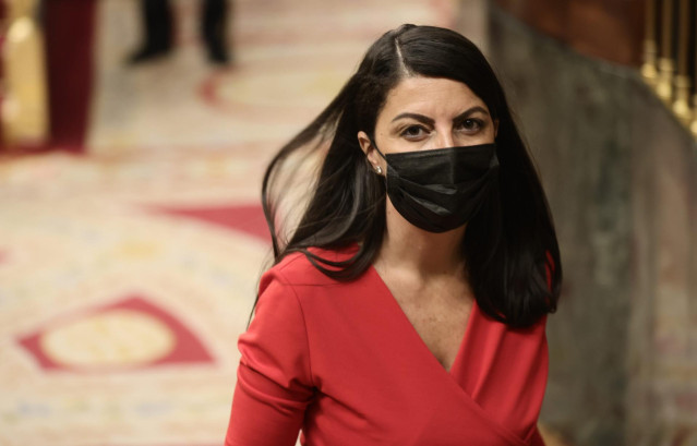 La secretaria general del Grupo Parlamentario Vox en el Congreso, Macarena Olona, en una sesión plenaria en el Congreso de los Diputados, a 20 de octubre de 2021, en Madrid, (España).