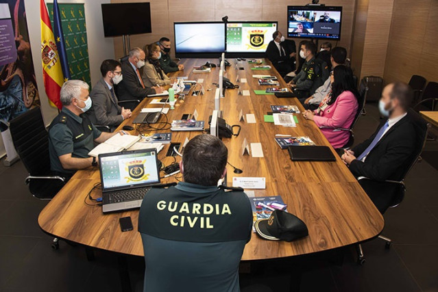 La Guardia Civil ha identificado a más de un millar de personas  en una operación internacional para prevenir e inerceptar a personas con posibles vícnulos con actividades terroristas y delincuencia organizada.