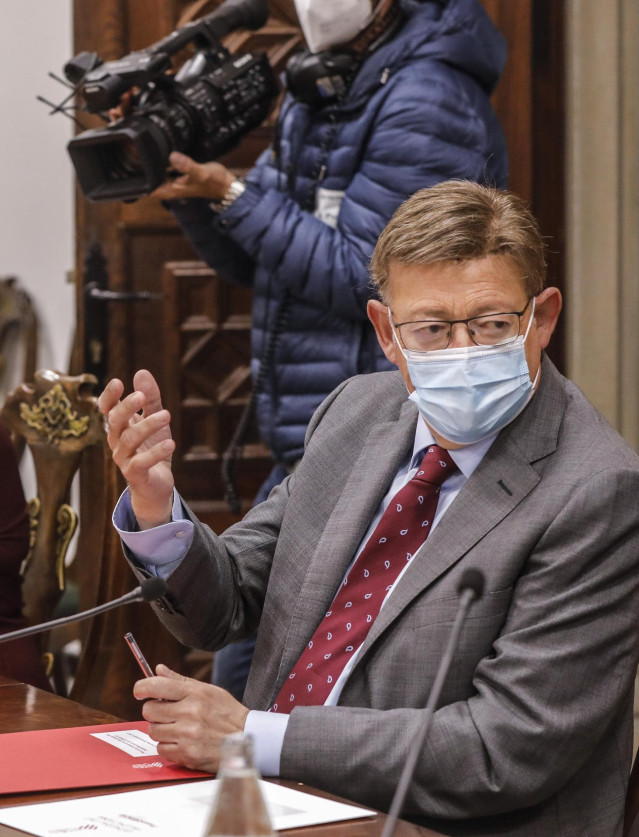 El president de la Generalitat, Ximo Puig, durante una reunión con personas expertas para analizar la evolución de la pandemia de Covid-19, en el Palau de la Generalitat, a 26 de octubre de 2021, en Madrid (España). El presidente de la Generalitat valenci
