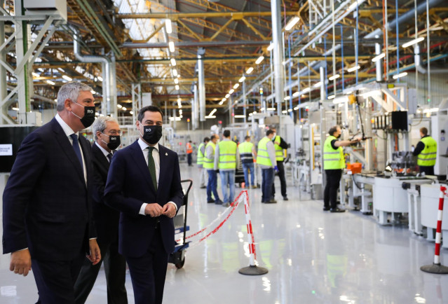De los Mozos y Moreno, en la factoría de Renault en Sevilla.