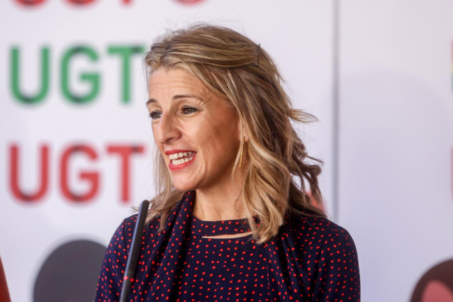 La vicepresidenta segunda y ministra de Trabajo y Economía Social, Yolanda Díaz, durante la clausura de la 2ª Asamblea General de RUGE-Revolución Ugetista, en la sede de UGT, a 4 de noviembre de 2021, en Madrid (España).