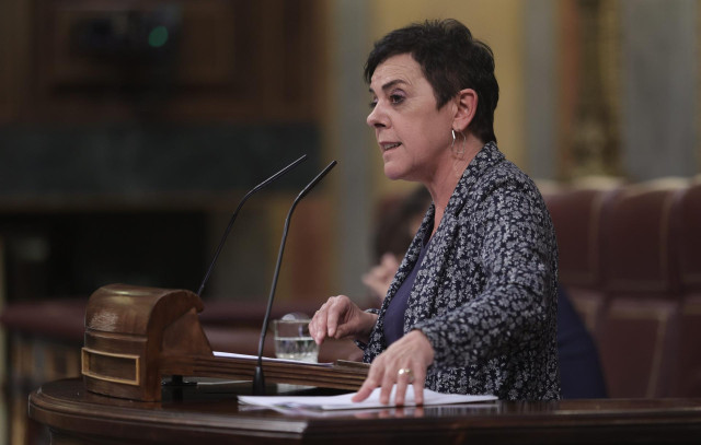 Archivo - La portavoz de EH Bildu en el Congreso, Mertxe Aizpurua, interviene en una sesión de control al Gobierno en el Congreso