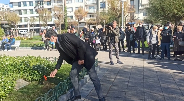 Eneko Goia en la ofrenda floral del Día de la Memoria.