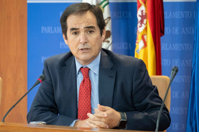 El portavoz del PP en el Parlamento de Andalucía, José Antonio Nieto, este miércoles en rueda de prensa.