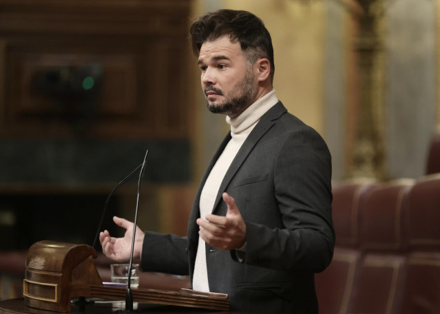 El portavoz parlamentario de ERC, Gabriel Rufián, interviene en una sesión plenaria en el Congreso