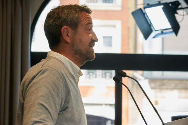 El vicesecretario nacional de Participación del PP, Jaime de Olano, interviene en el Encuentro sobre memoria del PP vasco, en el Hotel Ciudad de Vitoria, a 23 de octubre de 2021, en Vitoria, Álava, País Vasco, (España). El PP vasco organiza este encuentro