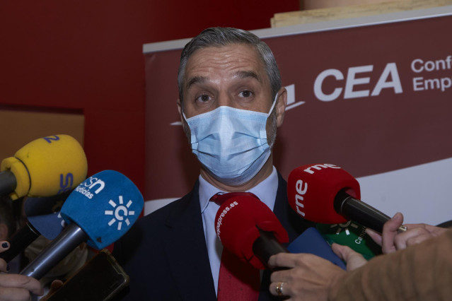 El Consejero de Hacienda, Juan Bravo, durante la presentación de los Presupuestos de la Comunidad Autónoma de Andalucía a la CEA, a 11 de noviembre de 2021 en la Confederación de Empresarios de Andalucía en Sevilla (Andalucía, España)
