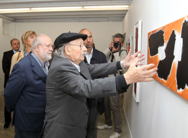 Archivo - El artista Agustín Ibarrola, en una imagen de archivo de 2013