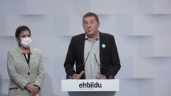 Los dirigentes de EH Bildu Mertxe Aizpurua y Arnaldo Otegi