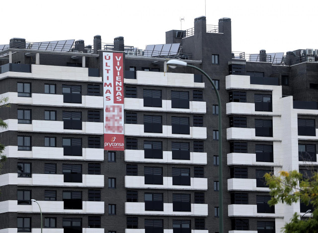 Archivo - Edificio de viviendas en venta en Madrid