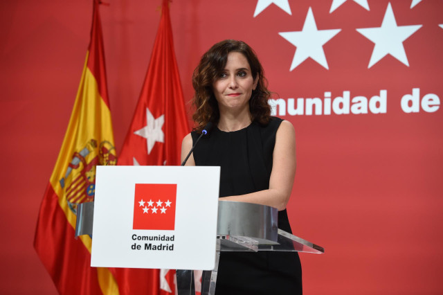 La presidenta de la Comunidad de Madrid, Isabel Díaz Ayuso, responde a los medios tras una reunión del Consejo de Gobierno de la Comunidad de Madrid, en la Real Casa de Correos, a 3 de noviembre de 2021, en Madrid, (España).