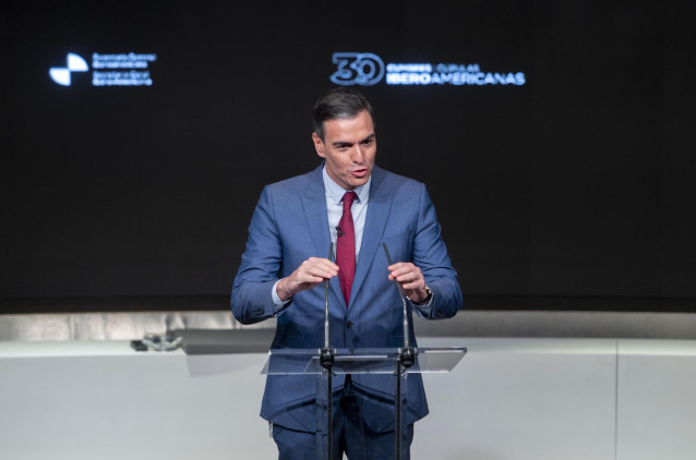 El presidente del Gobierno, Pedro Sánchez, interviene en el acto conmemorativo del 30º aniversario de las Cumbres Iberoamericanas, en Casa de América, a 15 de noviembre de 2021, en Madrid (España).