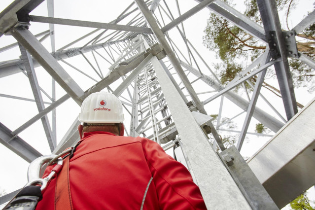 Archivo - Torre de telecomunicaciones de Vodafone en Alemania