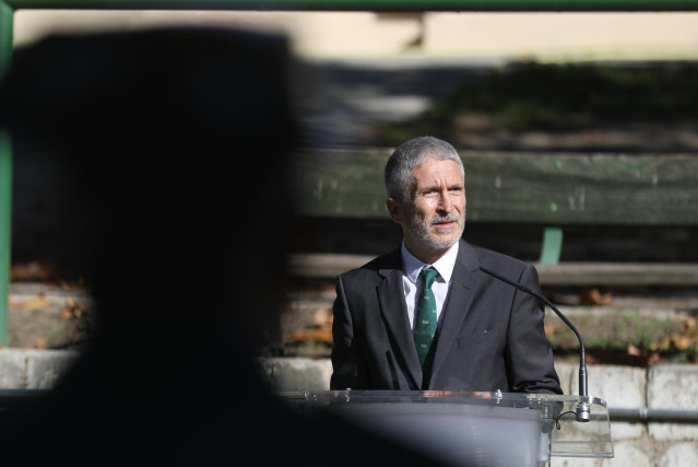 El ministro del Interior, Fernando Grande-Marlaska, interviene en el acto de entrega de las primeras menciones de honor del mérito canino de la Guardia Civil