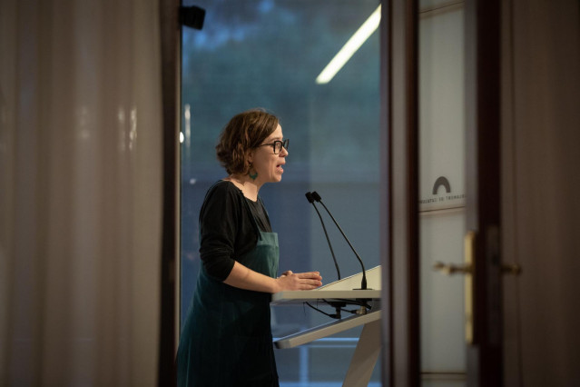 La portavoz de la CUP en el Parlament, Eulàlia Reguant, en rueda de prensa en el Parlament