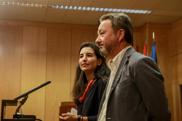 Archivo - Íñigo Henríquez de Luna y la portavoz de Vox en la Asamblea, Rocío Monasterio