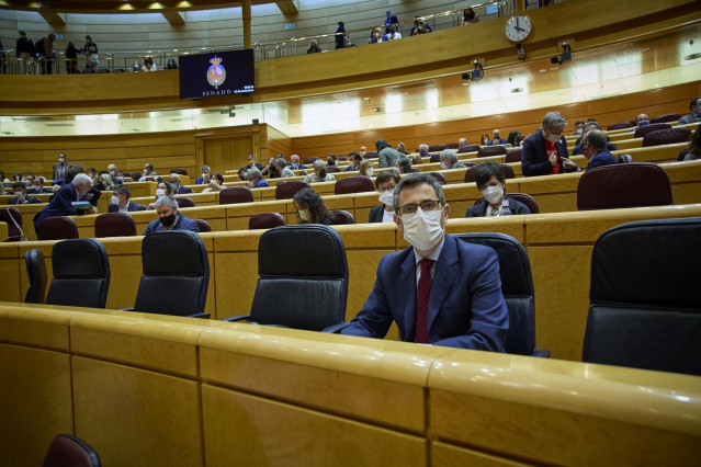 El ministro de la Presidencia, Relaciones con las Cortes y Memoria Democrática, Félix Bolaños, durante una sesión de control al Gobierno en el Senado, a 16 de noviembre de 2021, en Madrid (España). Los grupos parlamentarios cuestionan al Gobierno en este