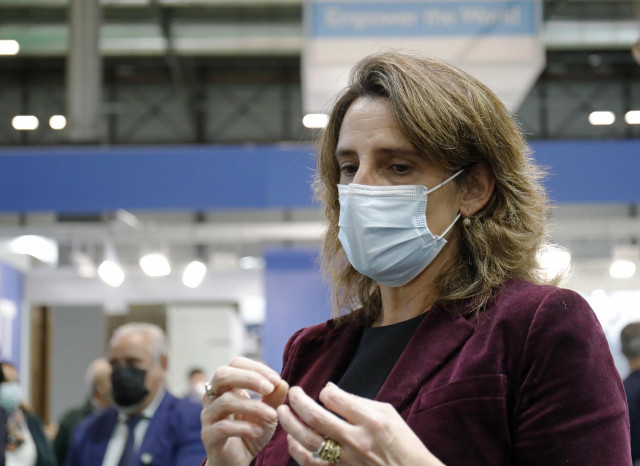 La vicepresidenta tercera y ministra para la Transición Ecológica y el Reto Demográfico, Teresa Ribera, durante la inauguración de la exposición de la Feria Internacional de Energía y Medioambiente, Genera 2021 en la Feria de Madrid, IFEMA, a 16 de noviem