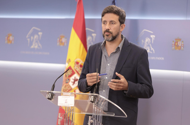 Archivo - El diputado de Galicia en Común, Antonio Gómez-Reino, interviene en una rueda de prensa anterior a una reunión de la Junta de Portavoces en el Congreso de los Diputados, a 22 de junio de 2021, en Madrid, (España).