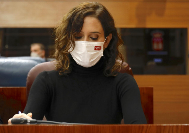 La presidenta de la Comunidad de Madrid, Isabel Díaz Ayuso, en una sesión de control al Gobierno de la Comunidad de Madrid, en la Asamblea de Madrid, a 18 de noviembre de 2021, en Madrid (España). El Pleno de la Asamblea de Madrid de este jueves centra su