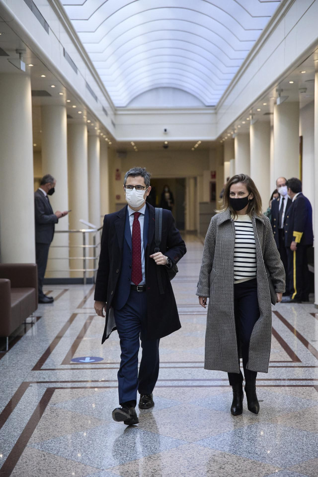 El ministro de la Presidencia, Relaciones con las Cortes y Memoria Democrática, Félix Bolaños, a su llegada a una sesión de control al Gobierno en el Senado, a 16 de noviembre de 2021, en Madrid (España)