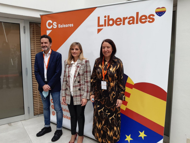 (I-D) El Vicesecretario General Y Portavoz Nacional De Cs, Edmundo Bal; La Coordinadora Autonómica De Cs Baleares, Patricia Guasp; Y La Secretaria General De Cs, Marina Bravo.